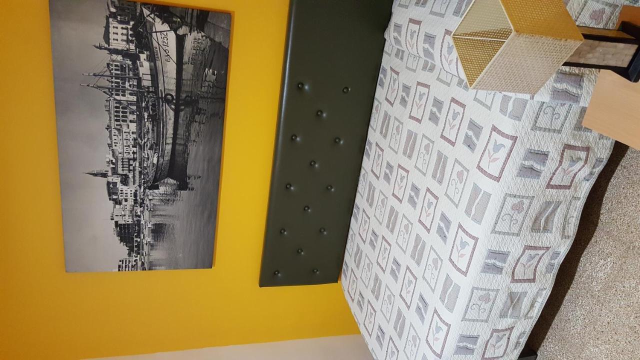 Hostal Residencia Catalina 팔라모스 외부 사진
