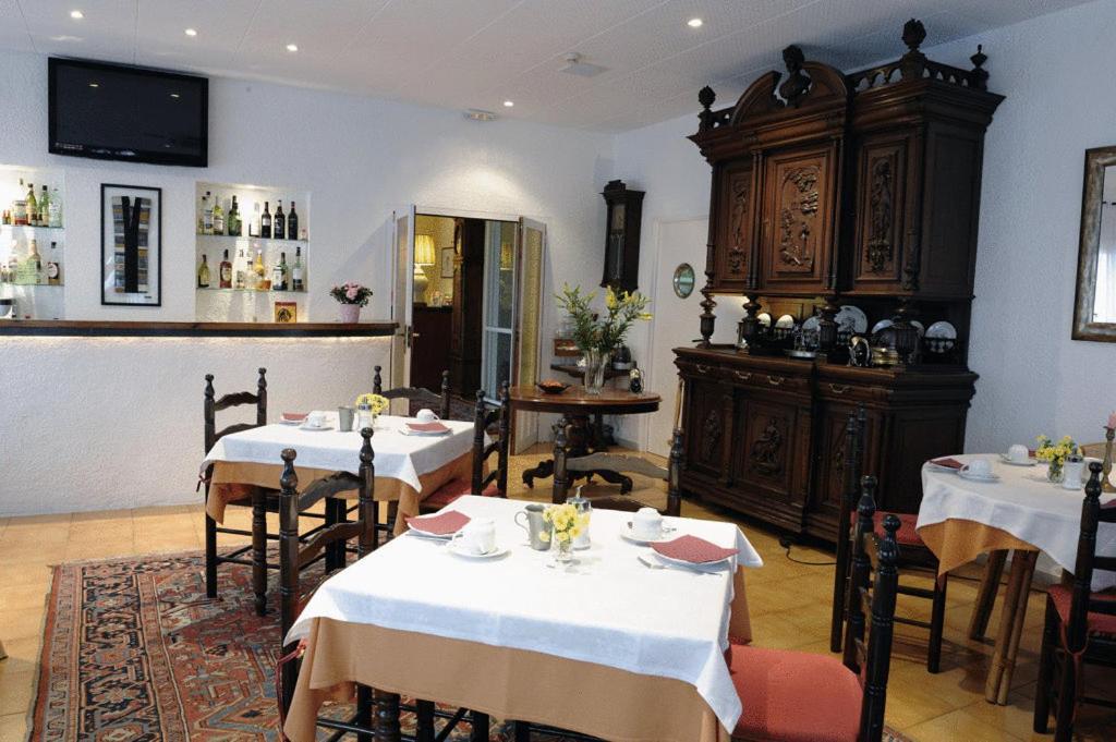 Hostal Residencia Catalina 팔라모스 외부 사진