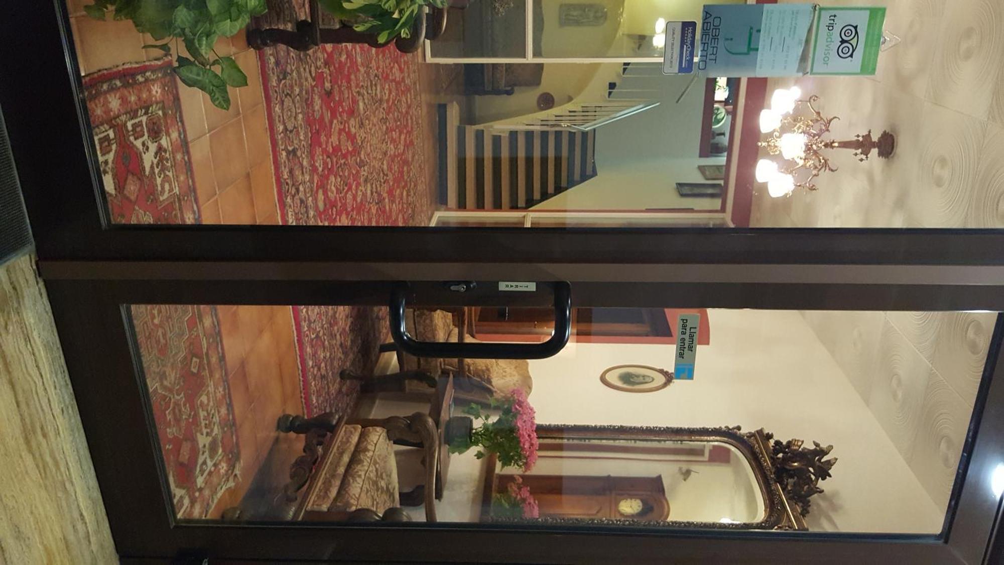 Hostal Residencia Catalina 팔라모스 외부 사진