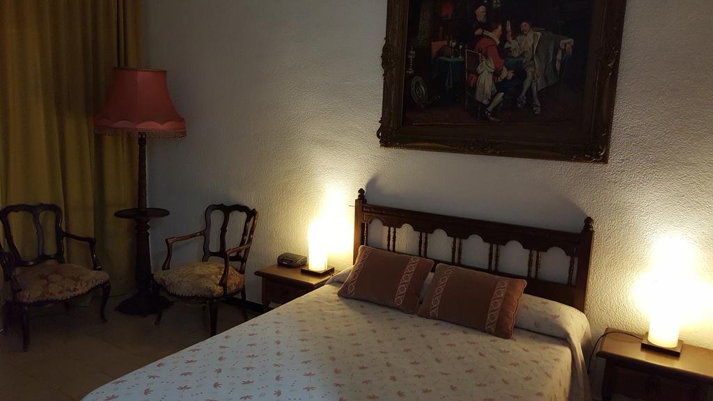 Hostal Residencia Catalina 팔라모스 외부 사진