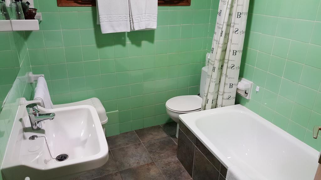 Hostal Residencia Catalina 팔라모스 외부 사진