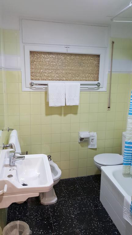 Hostal Residencia Catalina 팔라모스 외부 사진